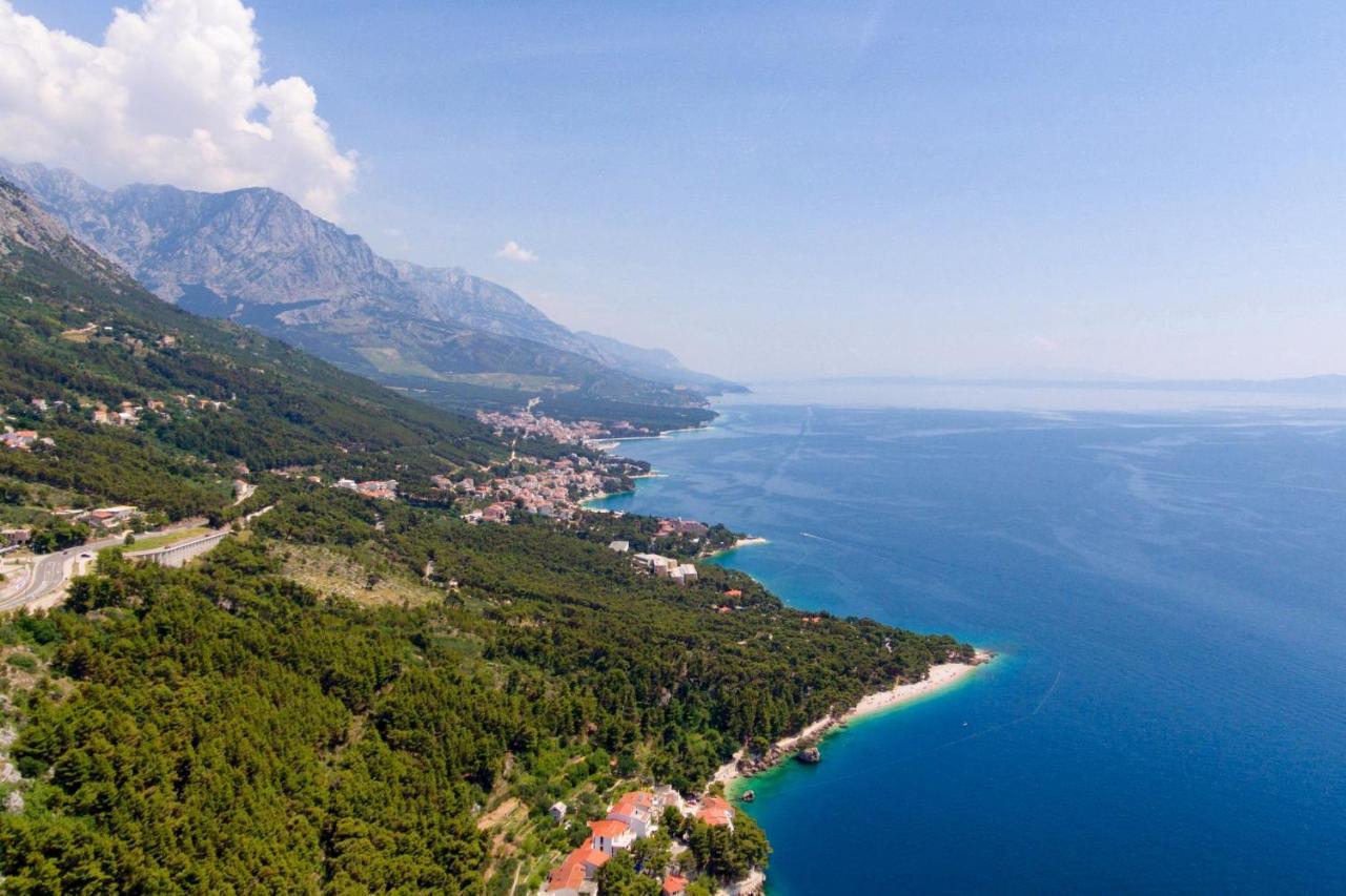 Apartments With A Parking Space Brela, Makarska - 18495 Екстер'єр фото