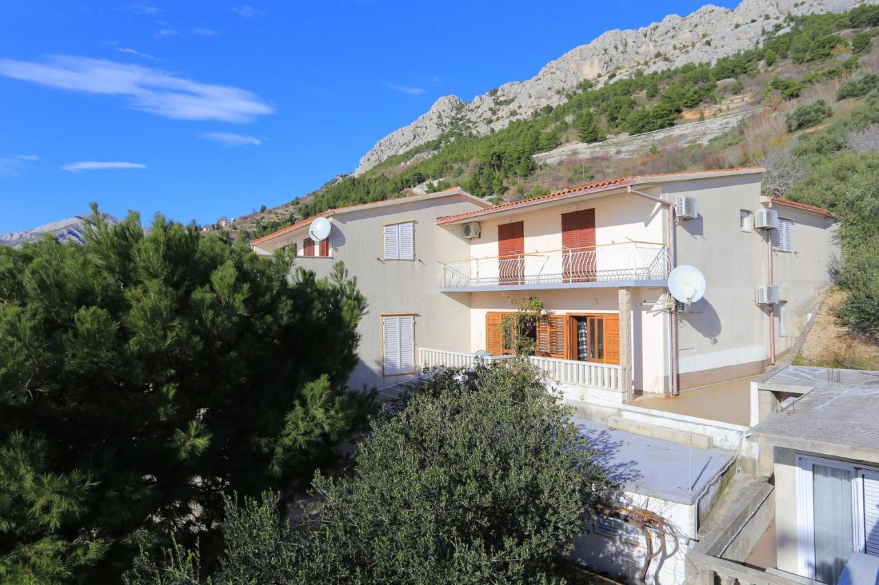Apartments With A Parking Space Brela, Makarska - 18495 Екстер'єр фото