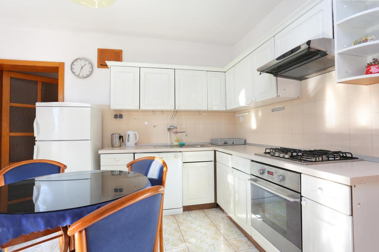 Apartments With A Parking Space Brela, Makarska - 18495 Екстер'єр фото