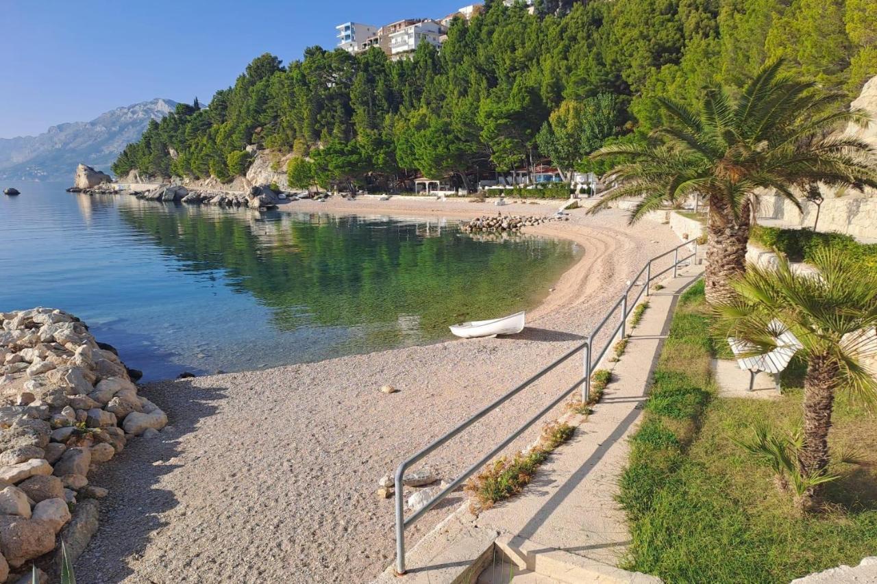 Apartments With A Parking Space Brela, Makarska - 18495 Екстер'єр фото